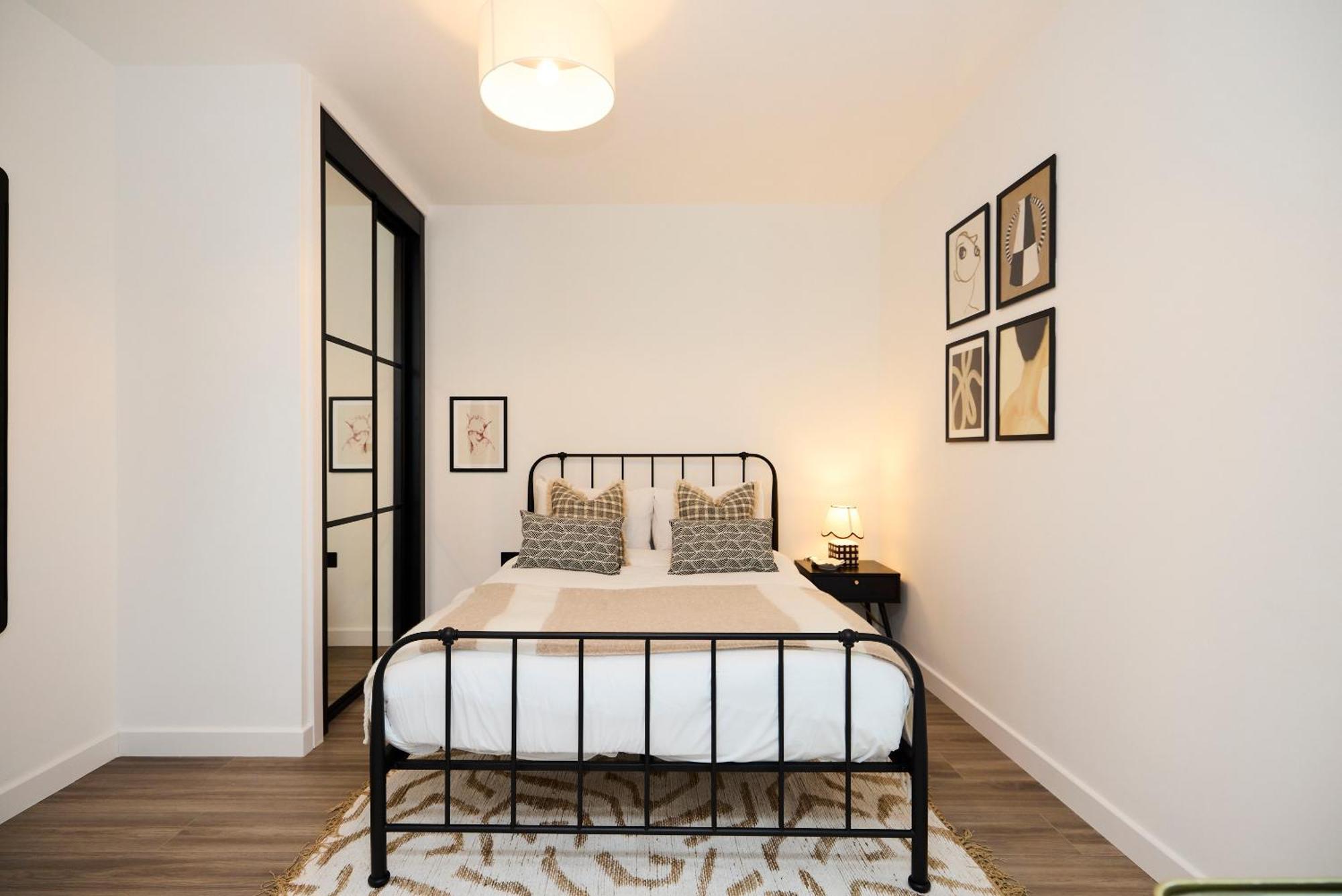 The Tottenham Hale Crib - Trendy 2bdr Flat With Balcony London