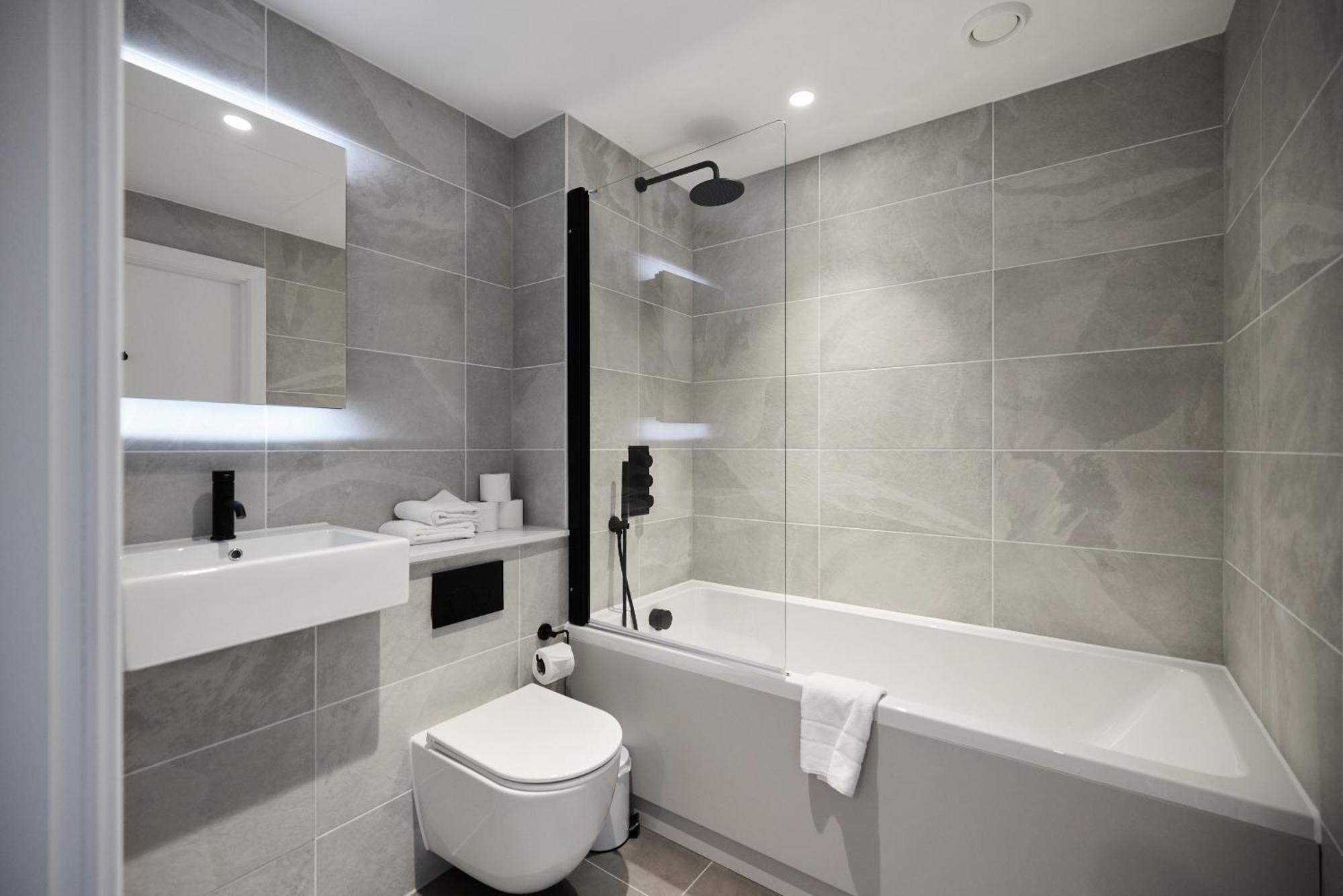 The Tottenham Hale Crib - Trendy 2bdr Flat With Balcony Appartement *