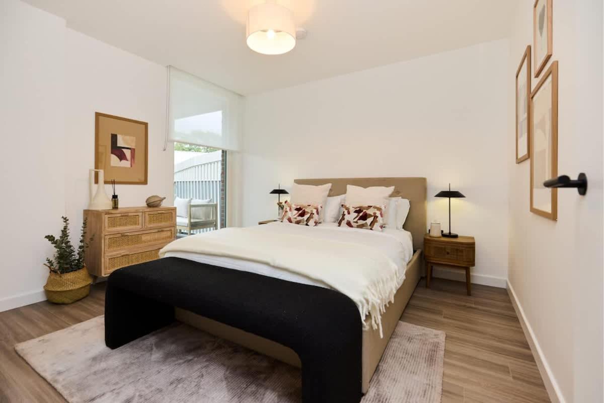 The Tottenham Hale Crib - Trendy 2bdr Flat With Balcony Apartment